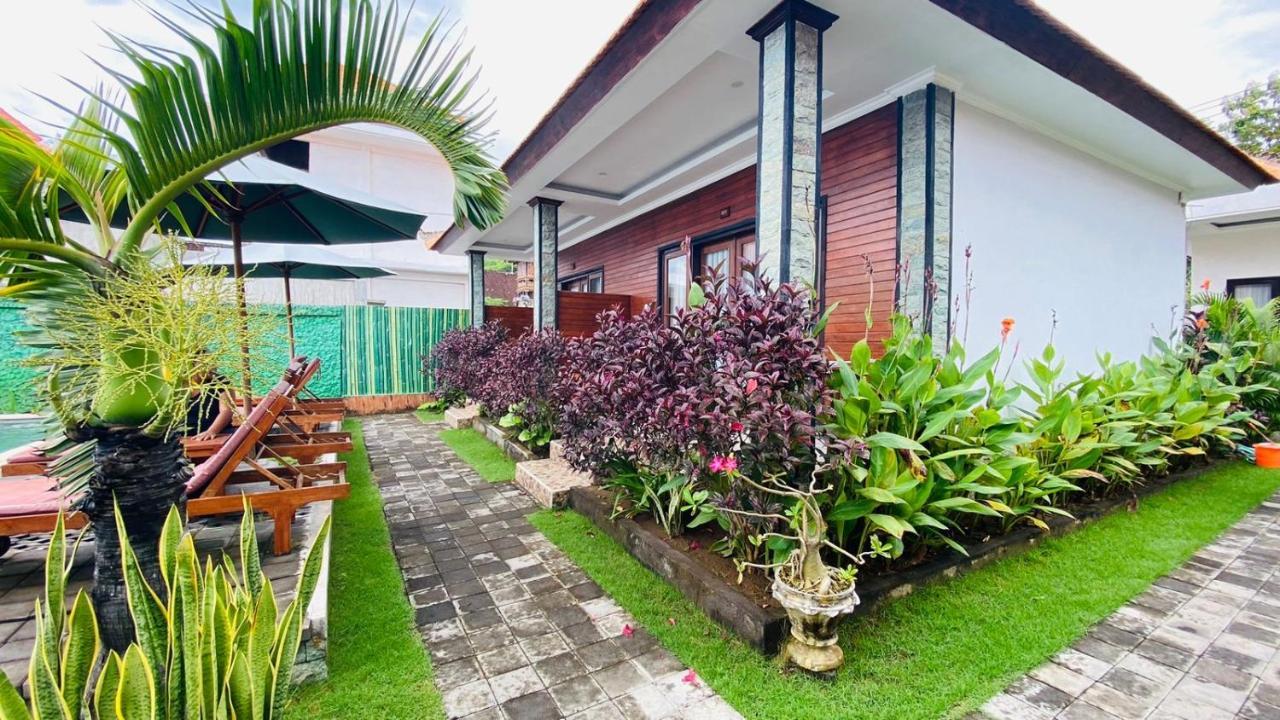 Juan Beach Bungalow Batununggul 외부 사진